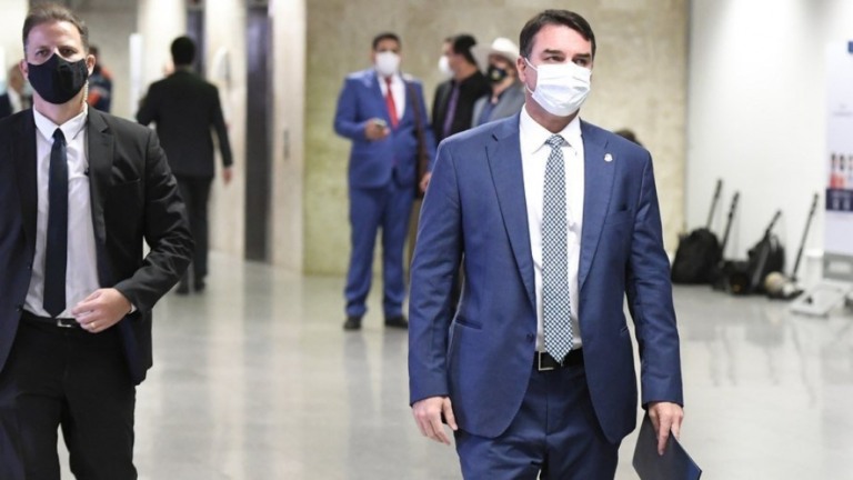 Flávio Bolsonaro afirma que CPI da Covid "torturou cidadão de bem"