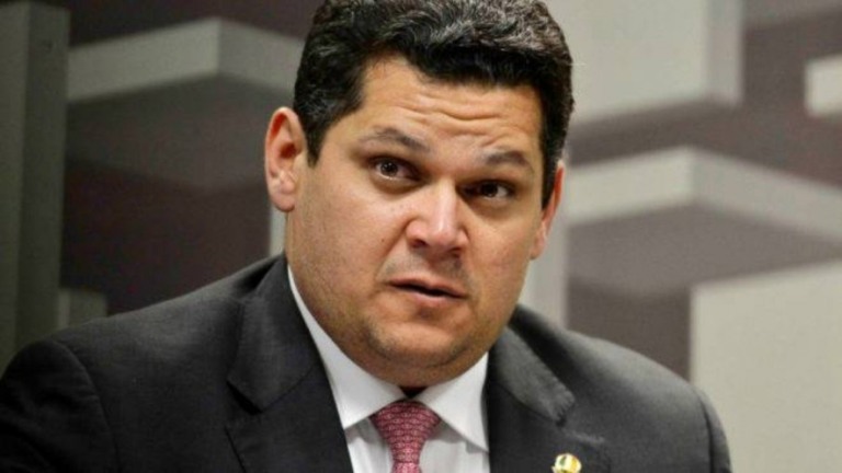Alcolumbre usa apoio de Mendonça à Lava Jato para minar indicação no Senado