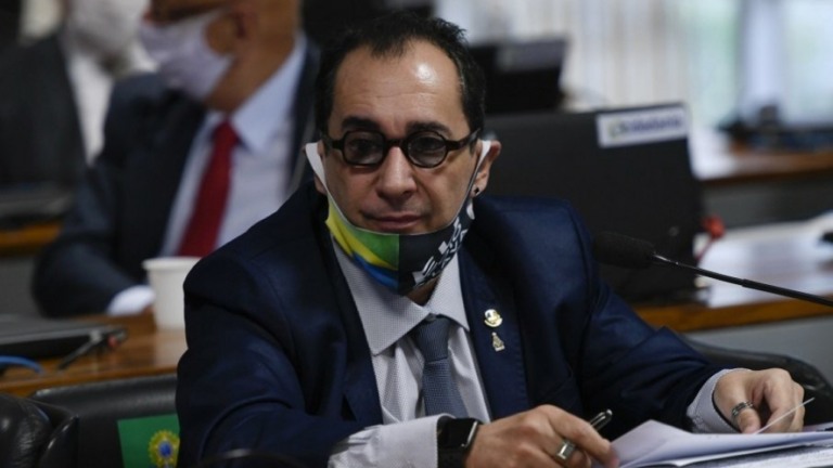 Kajuru diz que senador ofereceu R$ 100 milhões em emendas por apoio a Bolsonaro