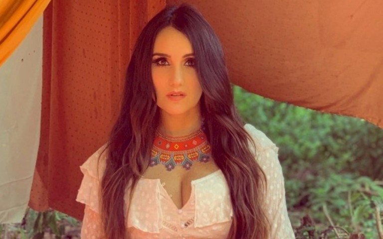 Dulce Maria lança "Origen", quarto álbum de sua carreira solo