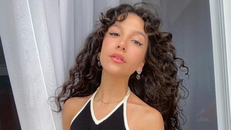 Priscilla Alcantara conta que negocia volta à televisão