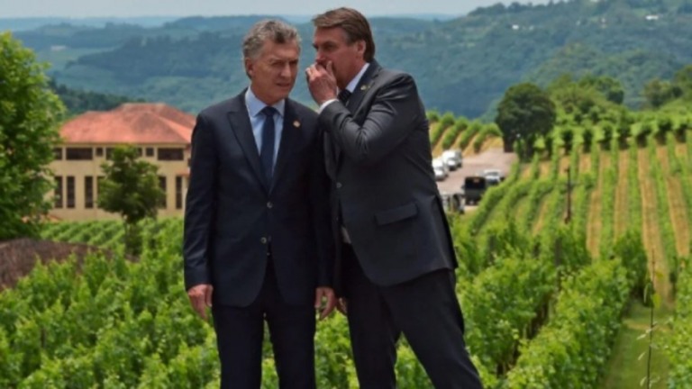 Bolsonaro cria 'cenário Macri' ao furar teto de gastos; entenda