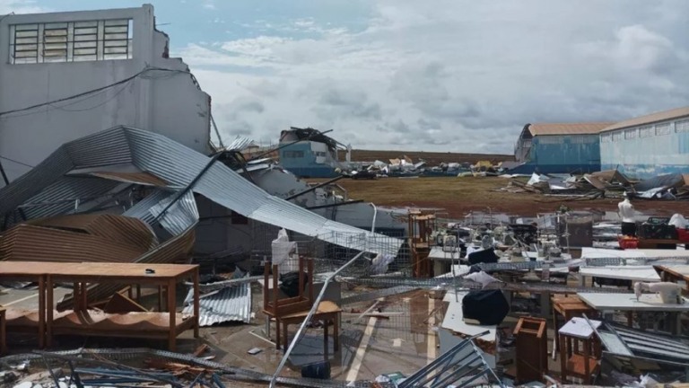 Tempestades danificam quase mil casas em 19 municípios no Paraná