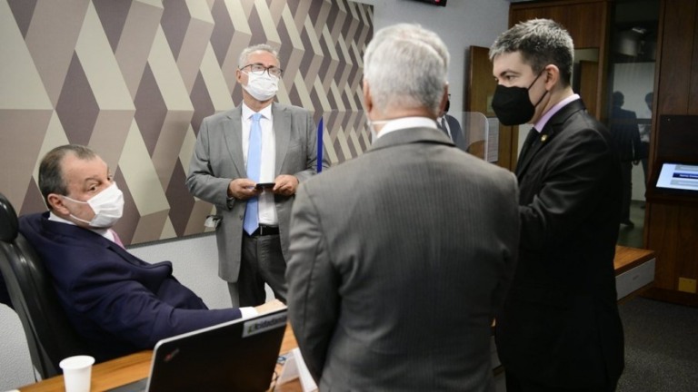 Mais 10 nomes são incluídos em relatório da CPI da Pandemia; veja quais