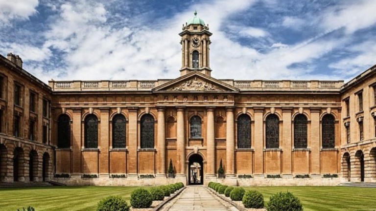 Saúde firma acordo para instalar unidade da Universidade de Oxford no Brasil