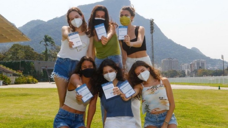 RJ: dispensa do uso de máscara em locais abertos já passa a valer para a capital