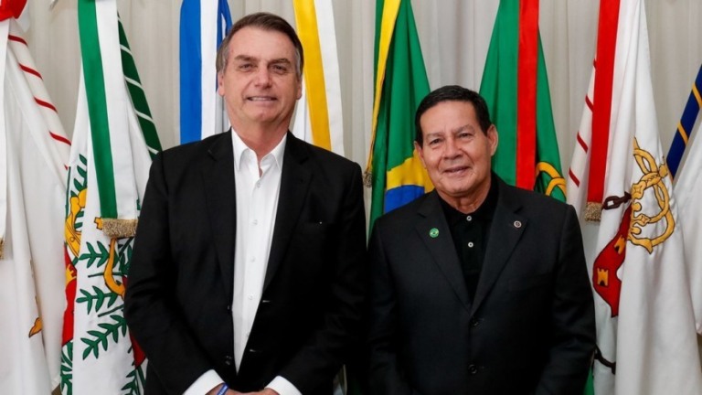 Mourão afirma que Bolsonaro receberia "pedras" caso fosse à Conferência do Clima