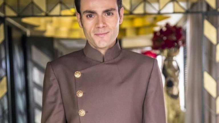 Ator de A Dona do Pedaço é vítima de homofobia em gravação de novela