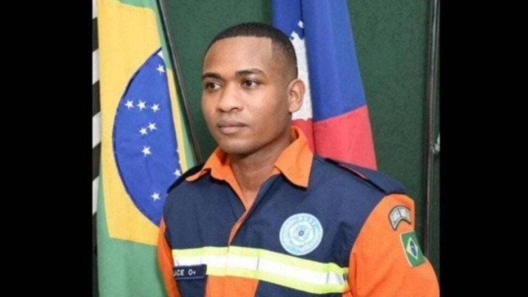 'Eu só chorava de medo', diz mulher de bombeiro resgatado em gruta que desabou
