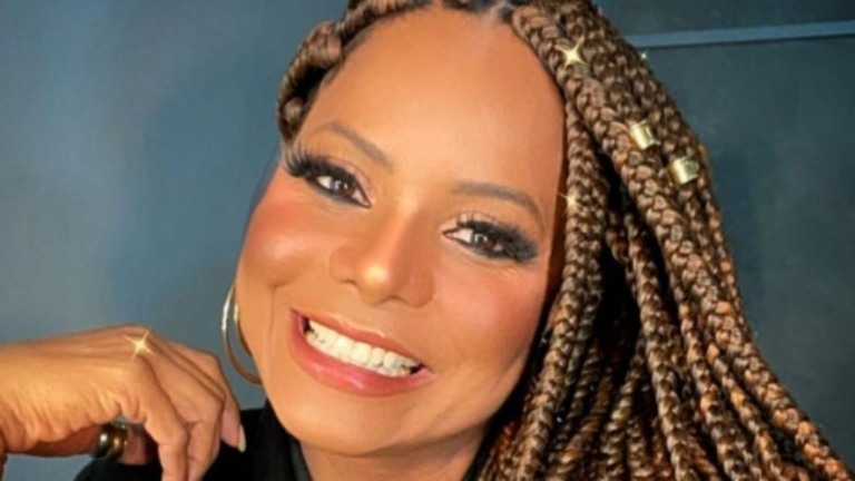 Adriana Bombom rebate críticas por comprar em loja acusada de racismo