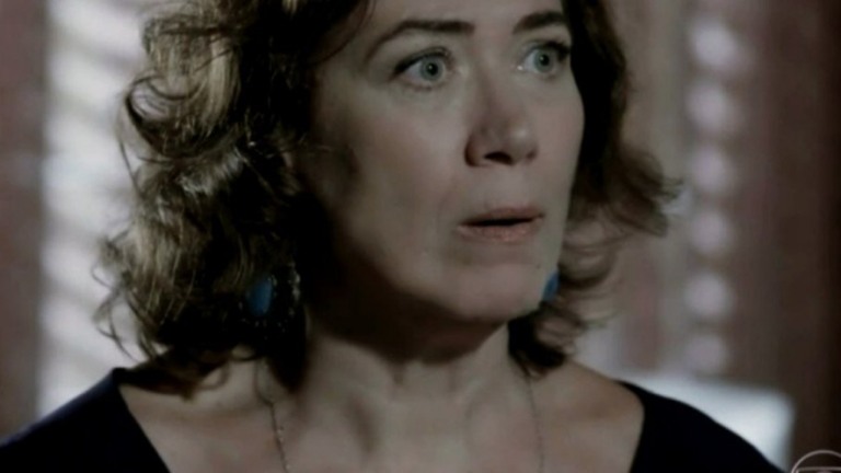 "Império": Maria Marta bate em Amanda e ataca José Alfredo