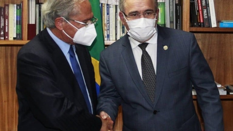 Falta de acordo na PEC dos precatórios cria barreira para compra de vacinas
