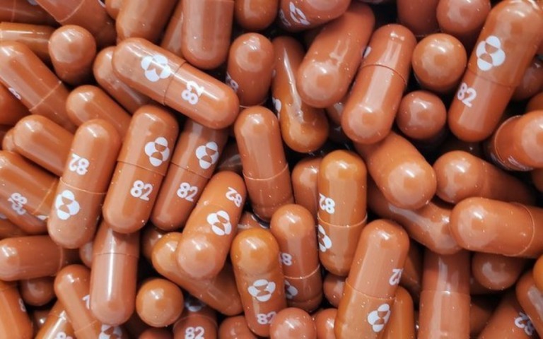 Pílula contra covid: como funciona medicamento aprovado no Reino Unido