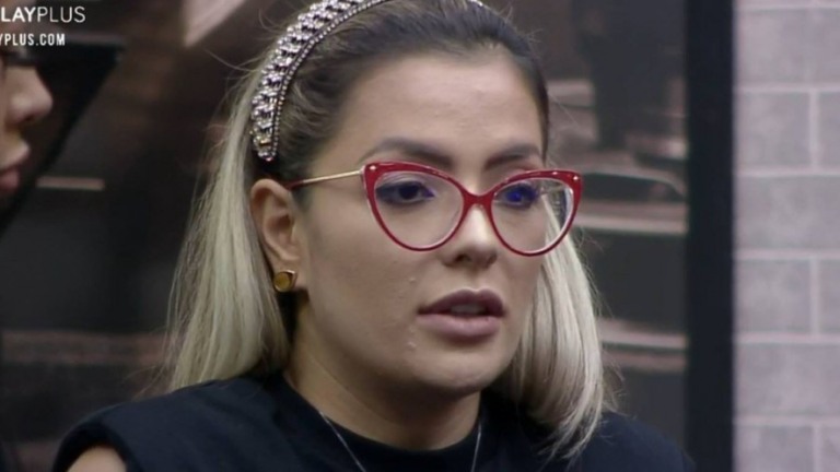 Li Martins revela depressão e ataques na época do Rouge: "Me sentia agredida"