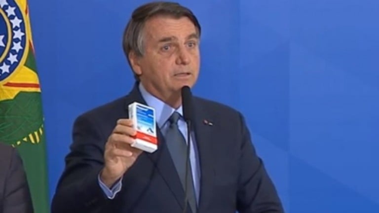 Cientistas fazem renúncia coletiva a condecoração entregue por Bolsonaro