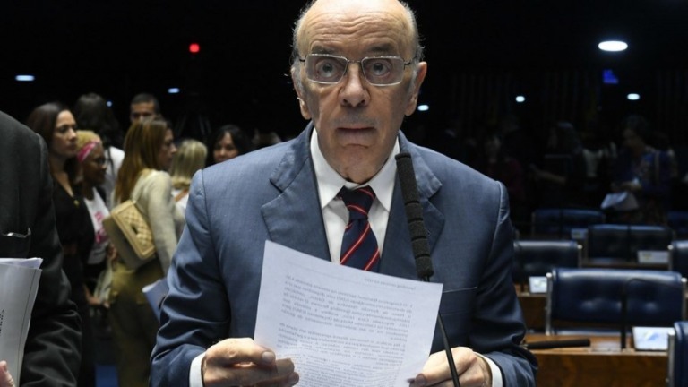 Apesar do Parkinson, Serra pretende se candidatar à reeleição no Senado