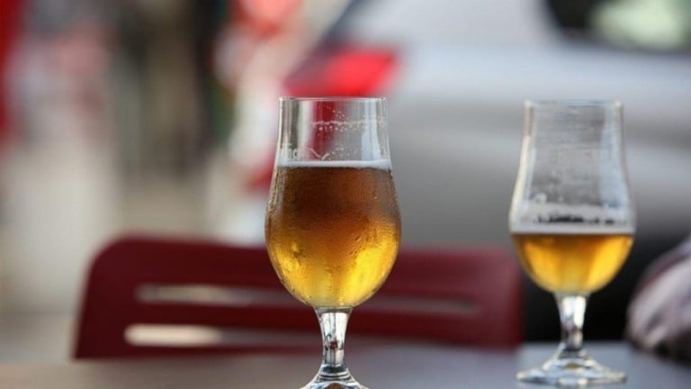 Consumo excessivo de bebida alcoólica causa câncer de esôfago, comprova estudo