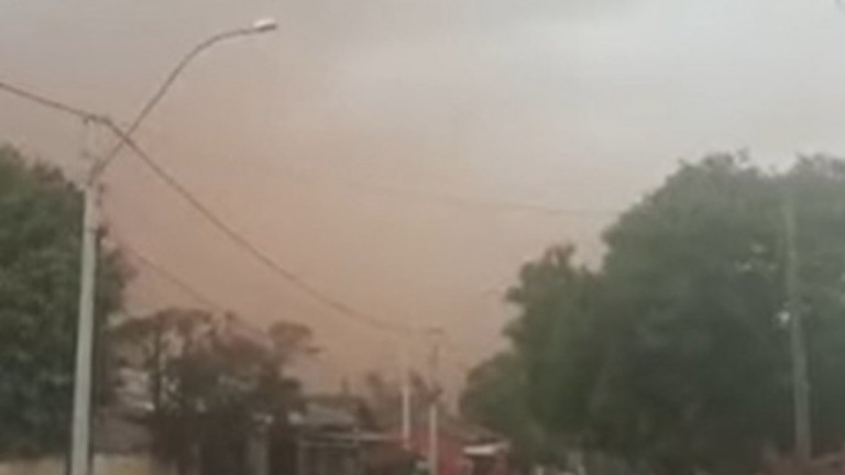 Interior de São Paulo volta a registrar nuvens de areia durante tempestade