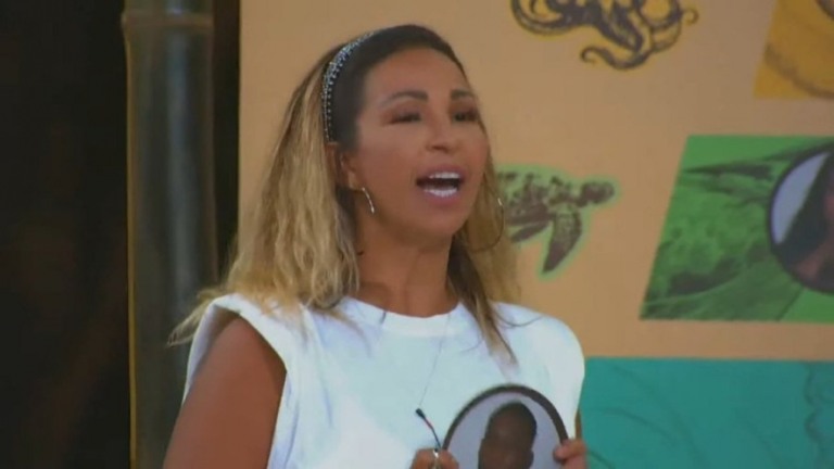 Valesca Popozuda é internada com pneumonia bacteriana grave