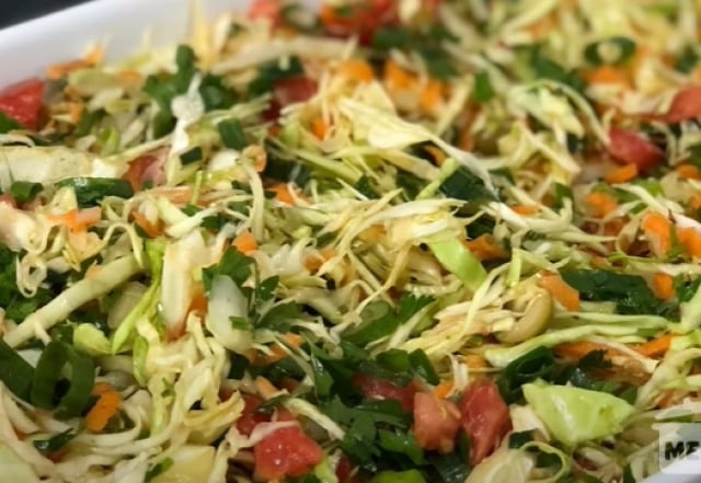 Salada fria para churrasco