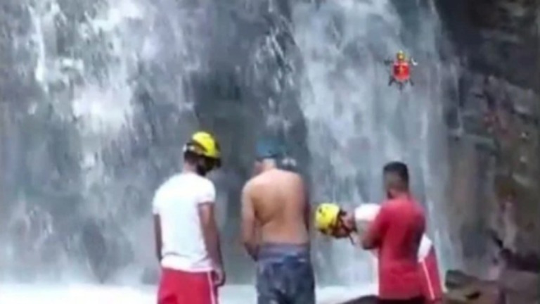 Homem morre após cair de cachoeira com 30 metros de altura no DF