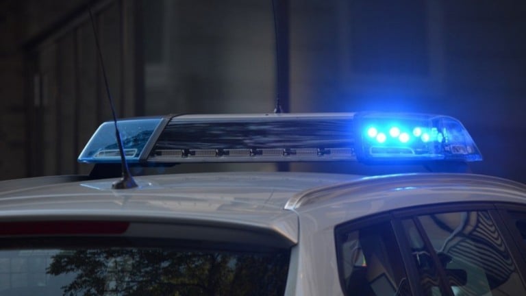 Mulher é assassinada enquanto amamentava a filha