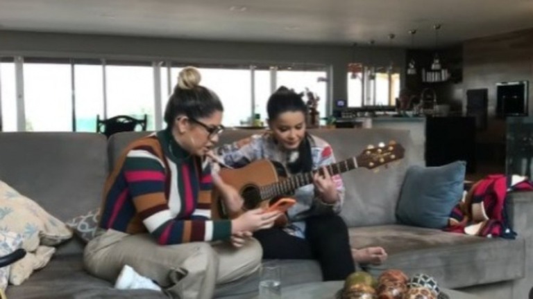Maiara publica vídeo nunca visto de ensaio com Marília Mendonça; veja