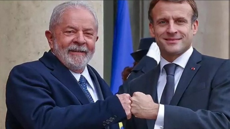 Lula é recebido com imponência pelo presidente da França, avesso a Bolsonaro