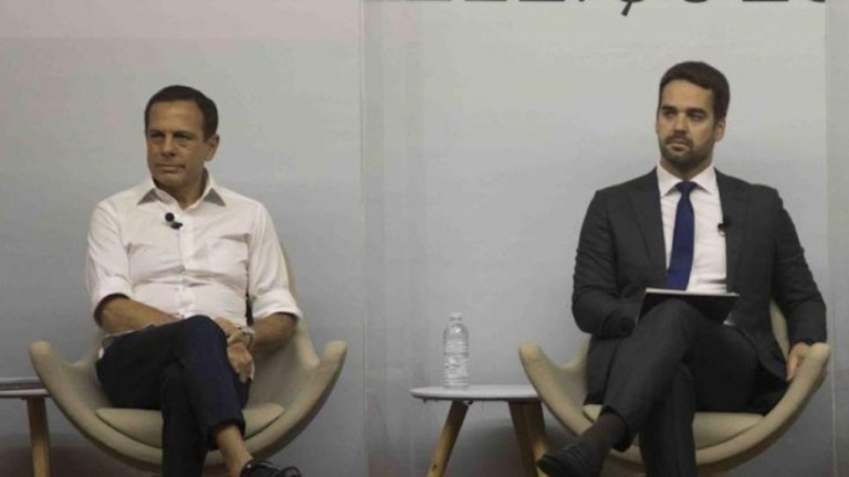 A pedido do governo Bolsonaro, Leite tentou evitar que Doria iniciasse vacinação