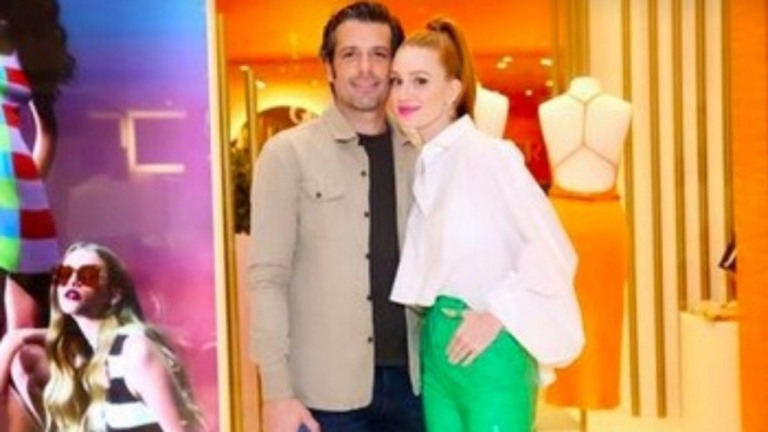 Marina Ruy Barbosa assume namoro com deputado e posta primeira foto em casal