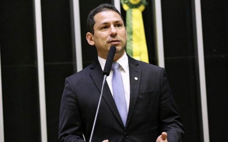 Vice-presidente da Câmara afirma que "Bolsonaro fará com PL o que fez com PSL"