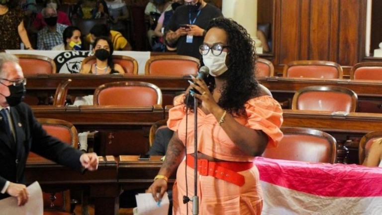 Câmara de Niterói rejeita cotas para pessoas trans em concursos públicos