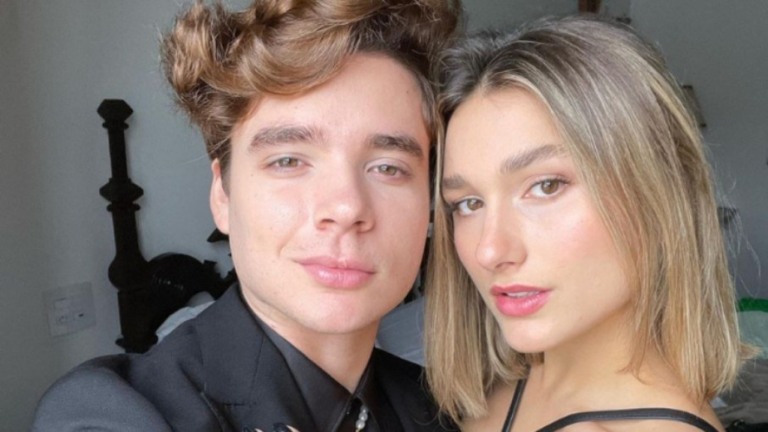 Marido de Sasha Meneghel vibra com esposa em desfile do SPFW