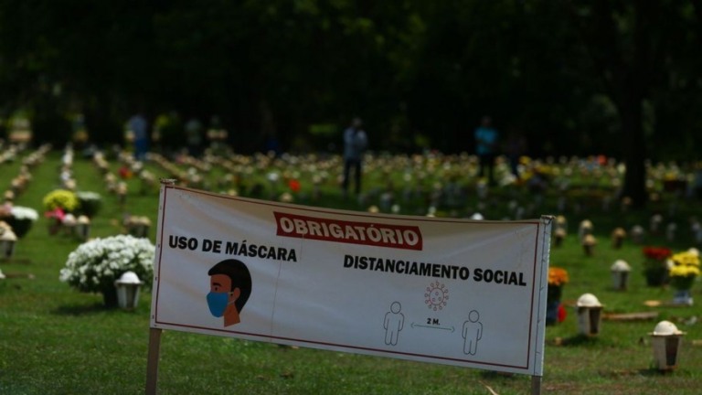 Sem números de 4 estados, Brasil registra 72 mortes por Covid neste domingo