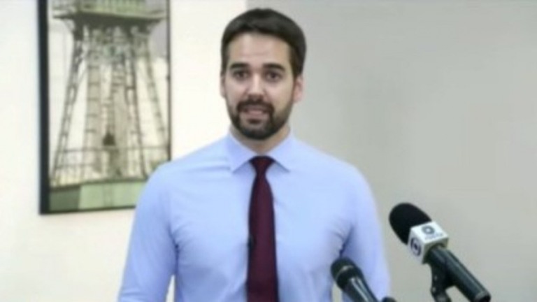 'Episódio deixou claro que sempre foi uma candidatura em duas', critica Leite