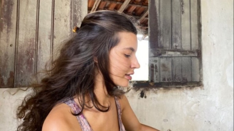 Jesuíta Barbosa clica protagonista de "Pantanal" em bastidores e encanta