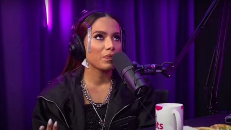 Anitta reclama de cortes de entrevista divulgados: 'Não falei só de bofe'