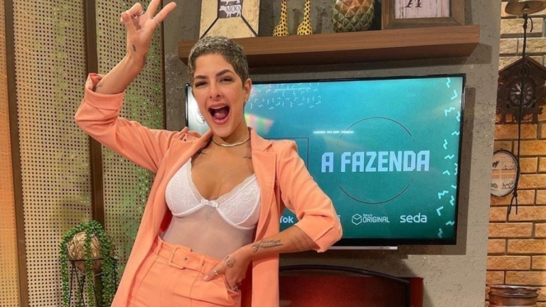 Lary Bottino é barrada na Record por testar positivo para Covid e vai pra balada