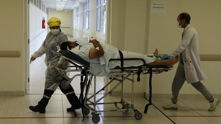 Alemanha supera marca de 100 mil mortes pela pandemia de Covid-19