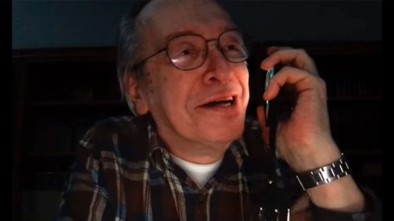 Olavo de Carvalho fugiu de carro para o Paraguai para escapar da PF