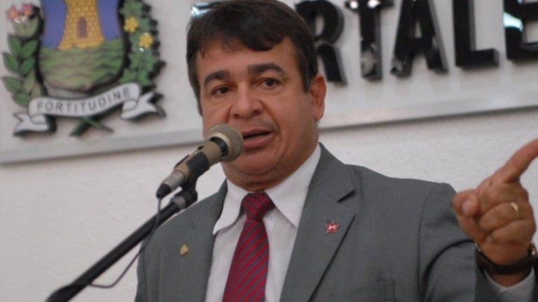 Vereador de Fortaleza é preso acusado de atropelar mulher após discussão