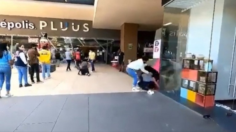 "Homem-Aranha 3": Fãs furam fila da bilheteria e dão início a briga; veja vídeo
