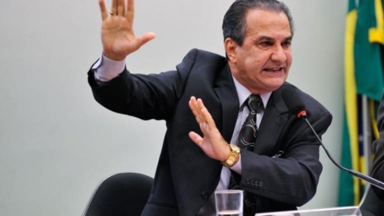 Malafaia diz que Mendonça deu "cama de gato" ao defender casamento gay