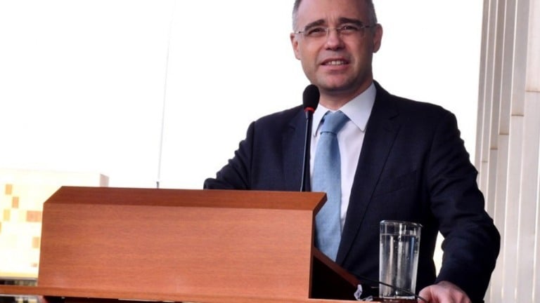 Como ministro, Mendonça cuidará de inquéritos de Lira e ações do governo