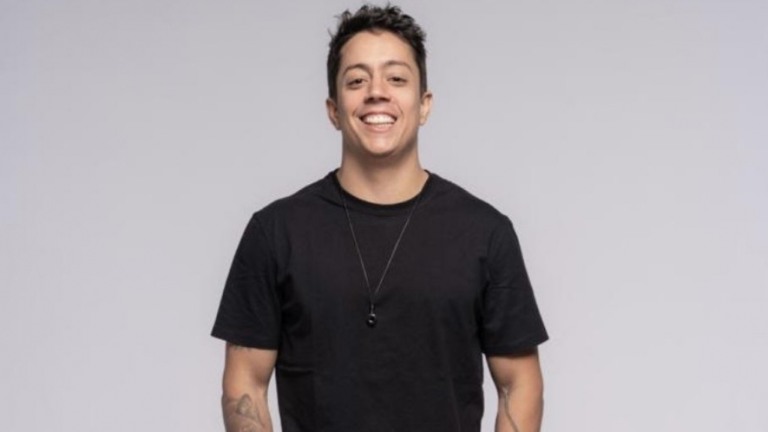 "Tenho a sorte de ter feito show com meus Ãdolos", diz humorista Renato Albani "Tenho a sorte de ter feito show com meus Ãdolos", diz humorista Renato Albani