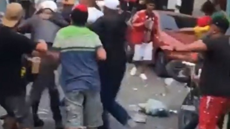 VÍDEO: Policiais Militares são agredidos em baile funk na Zona Norte de SP