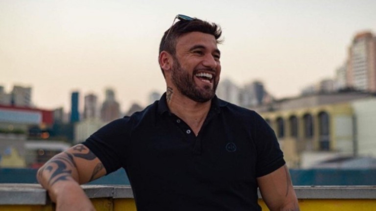 Hadson Nery recebe proposta para fazer transplante capilar na Turquia