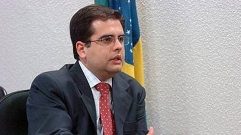 Presidente de ONG deixa o país e denuncia ameaças de morte após palestra no TSE