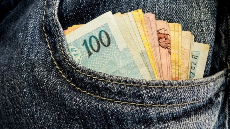 Nunes sanciona lei que aumenta salário para funcionalismo público em São Paulo