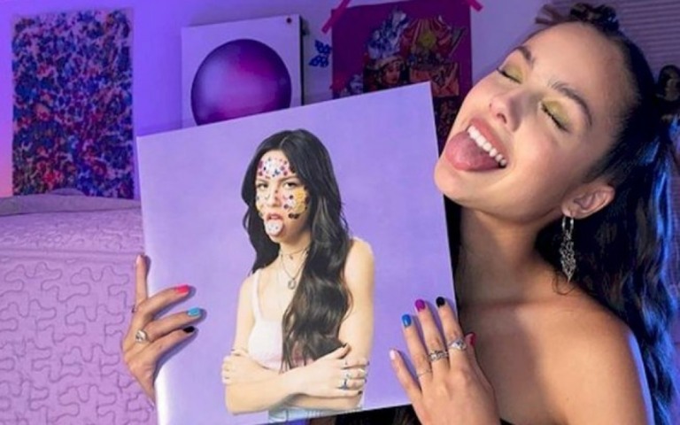 Olivia Rodrigo: "good 4 u" é eleita a música do ano por revista britânica